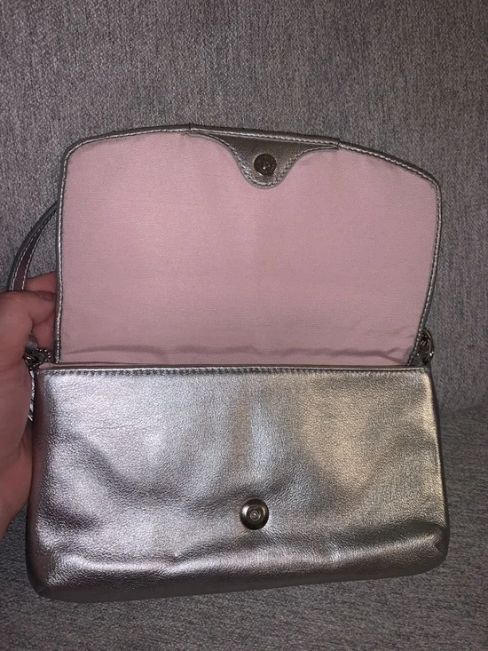 Coach Ashley Metallic Silver Leather Wristlet Wallet with hangtag - Picture 8 of 10